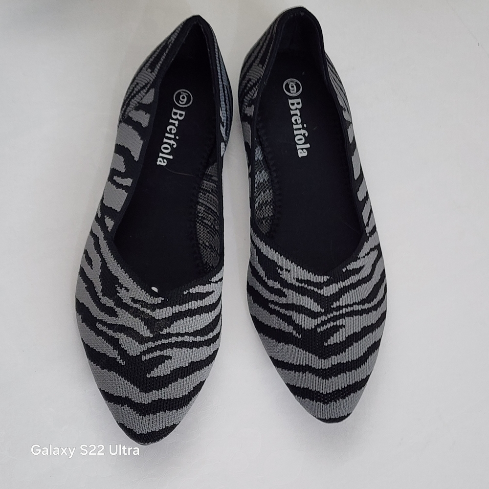 Women's Black & Gray Zebra Knit Flats